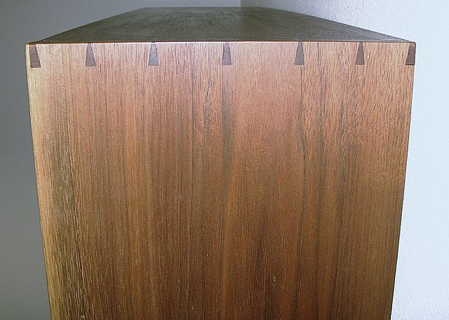 Side Dovetail Detail